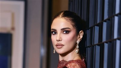 درة زروق تتألّق بفخامة هادئة في افتتاح مطعم نوبو وان أند أونلي