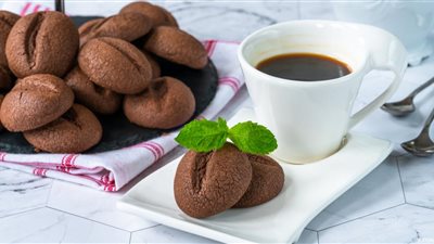 طريقة عمل بسكويت القهوة بخطوات سهلة وسريعة في مطبخك 