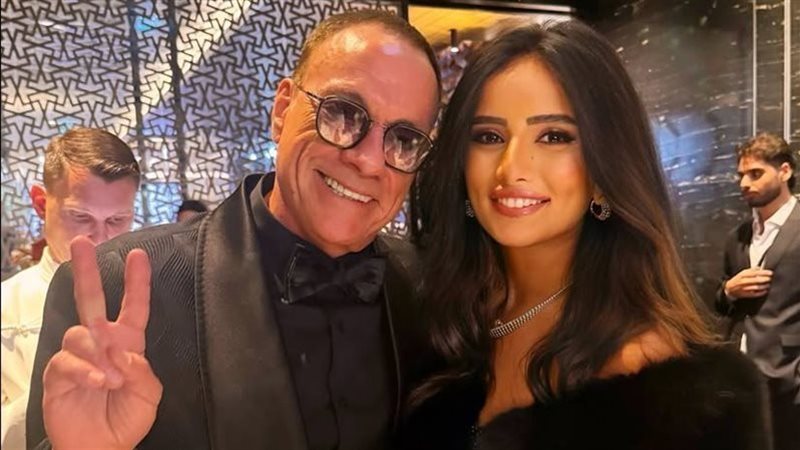 زينة مع فان دام 