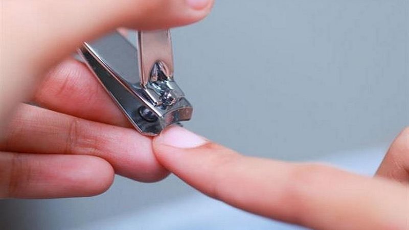   تفسير حلم قص الأظافر في المنام