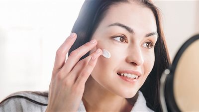  روتين  فعال للتخلص من البقع الداكنة وتفتيح البشرة بعد حبّ الشباب 