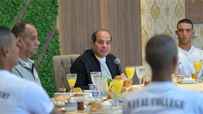 تفاصيل زيارة الرئيس السيسى للأكاديمية العسكرية فجرًا وحواره مع الطلبة (صور)