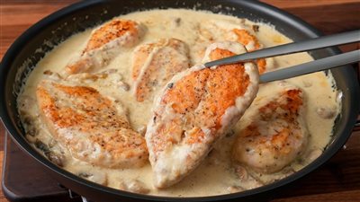 طريقة عمل فيليه الدجاج بصوص الرانش الكريمي في مطبخك
