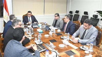 وزير الإسكان يعقد اجتماعًا لمتابعة ملفات عمل الهيئة العامة للتنمية السياحية