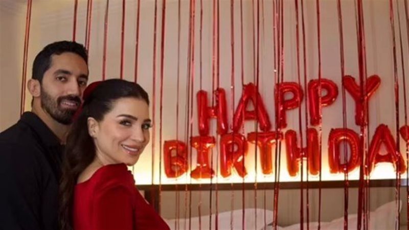 مي عز الدين مع زوجها 