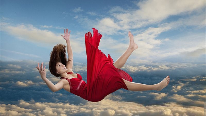 تفسير حلم السقوط على الأرض في المنام