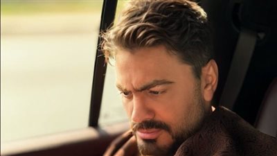 تامر حسني يشوّق جمهوره بلقطات من كواليس إعلان رمضان 2026