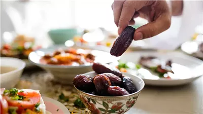 المعهد القومي للتغذية يوضح أفضل طرق الإفطار للحفاظ على صحة المعدة خلال رمضان