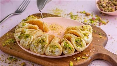 حلويات رمضان  2026.. طريقة عمل القطايف بالكاسترد في مطبخك