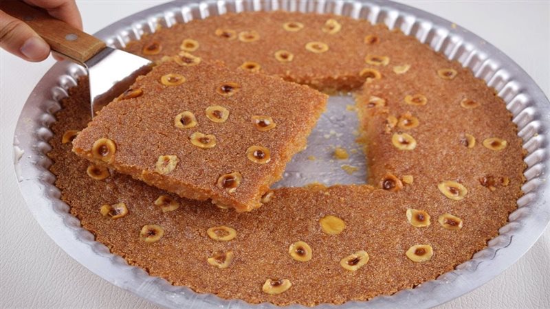 طريقة عمل البسبوسة بالمكسرات  