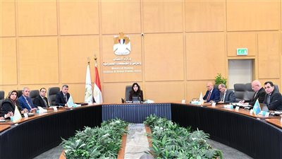 وزيرة الإسكان تعقد اجتماعًأ موسعًا لمتابعة موقف تنفيذ مشروعات المبادرة الرئاسية 