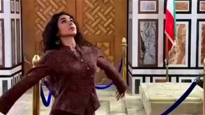 التحقيق في واقعة رقص سائحة داخل ضريح شاه إيران بمسجد الرفاعي