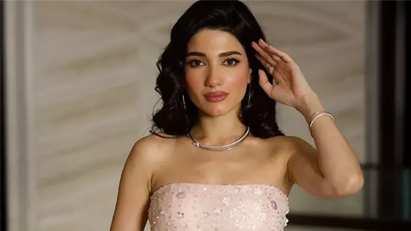 نارين بيوتي 