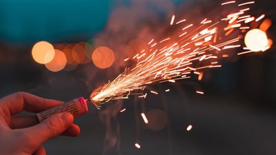 دلالات حسب حالة الحالم .. تفسير رؤية الألعاب النارية  في المنام