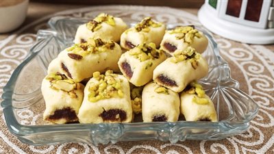 طريقة عمل غريبة محشية بالتمر بخطوات بسيطة في المنزل 