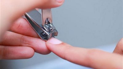  هل يجوز رمي قصاصة الشعر والأظافر؟ .. الإفتاء تُجيب