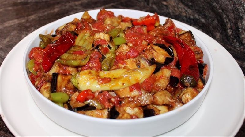 طريقة عمل المسقعة باللحمة المفرومة