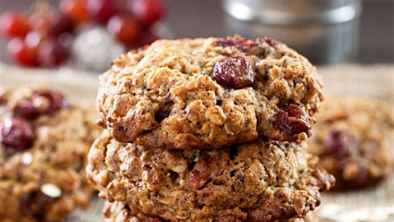  طريقة عمل   كوكيز الشوفان بالتفاح المجفف والزبيب