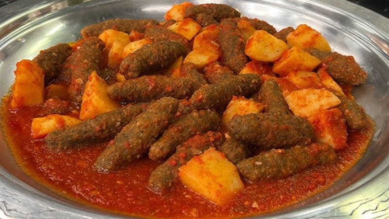 طريقة عمل كفتة الأرز بالصلصة