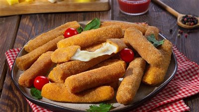 مقرمشة ولذيذة ..  طريقة عمل أصابع الجبنة الشيدر المقلية