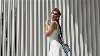 ميريام فارس تتألق في أحد الشعنينة بإطلالة تجمع الروحانية والأناقة