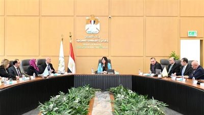 وزيرة الإسكان تعقد اجتماعًا موسعًا لمتابعة موقف تنفيذ مشروعات المبادرة الرئاسية 