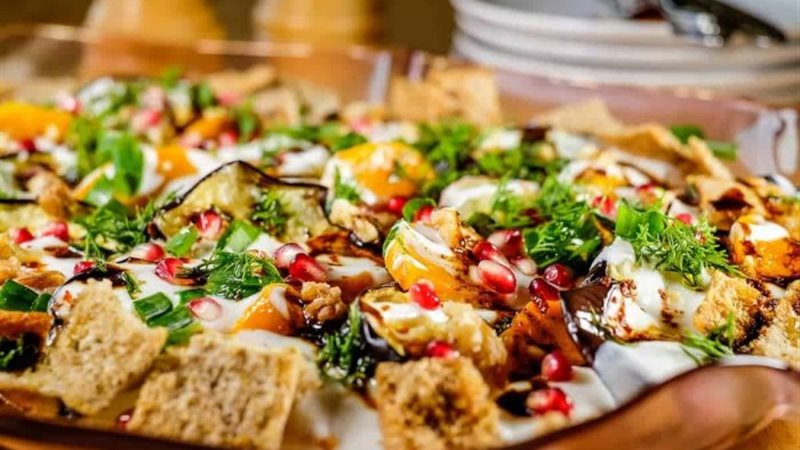 طريقة عمل فتة الباذنجان بالزبادي والطحينة 