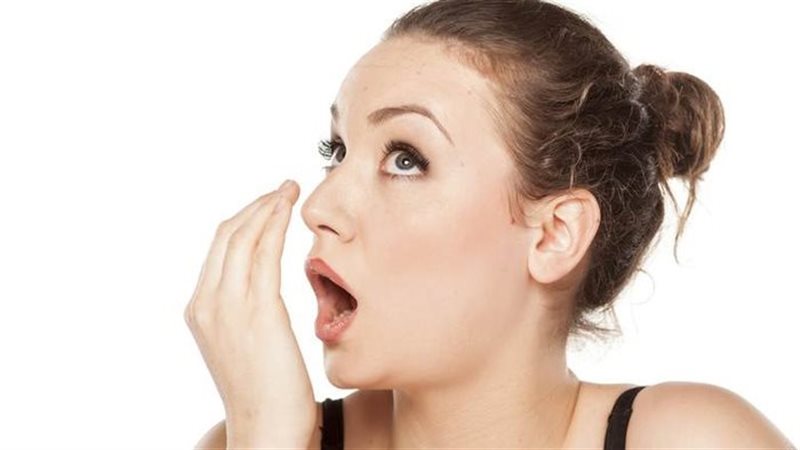 رائحة الفم الكريهة