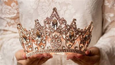 بشارة خير أم علامة شر؟  .. تفسير رؤية التاج في المنام لابن سيرين  