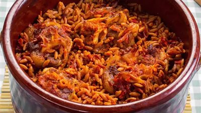 سهل  ولذيذ  .. طريقة عمل  طاجن لسان عصفور باللحم في مطبخك