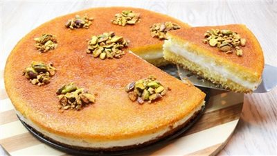 لعشاق الحلويات.. طريقة عمل كيكة البسبوسة بالكريمة