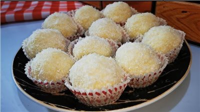 حلويات سهلة التحضير.. طريقة عمل كرات جوز الهند بالحليب المكثف المحلى 