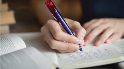 خير أم شر؟ ..   تفسير حلم رؤية القلم في المنام للعزباء والمتزوجة