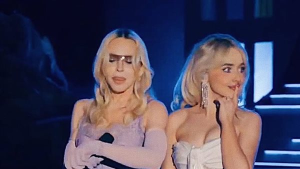 مادونا مع سابرينا كاربنتر في كوتشيلا 