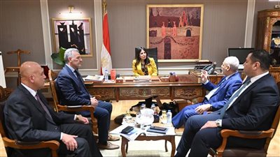 وزيرة الإسكان تبحث مع شركة «أميا باور» سبل التعاون في تنفيذ محطات تحلية مياه البحر