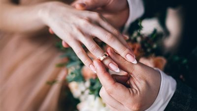  هل تُفسخ الخطوبة بسبب الكذب؟.. أمين الفتوي يُجيب