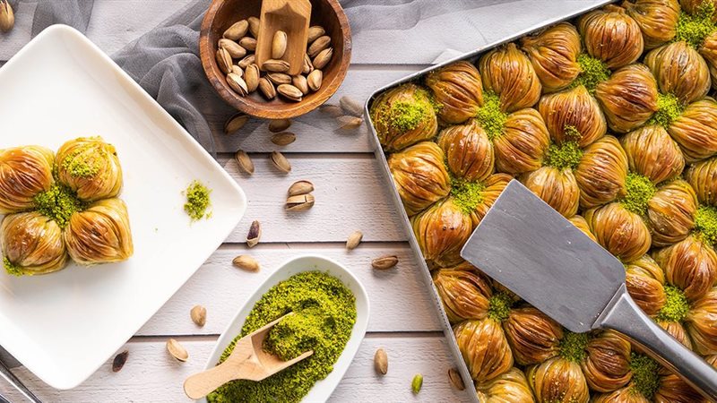 طريقة عمل البقلاوة بحشوة الشوكولاتة