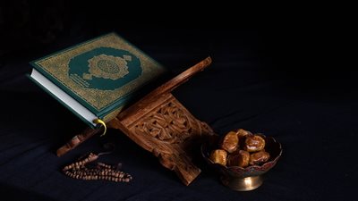   أيهما أفضل صيام العشر الأوائل من ذي الحجة أم يوم عرفة؟ .. أمين الفتوي يُجيب