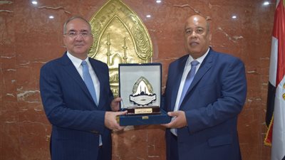 غرفة القاهرة والوفد التركي يبحثان شراكات جديدة في قطاع المحاجر والرخام