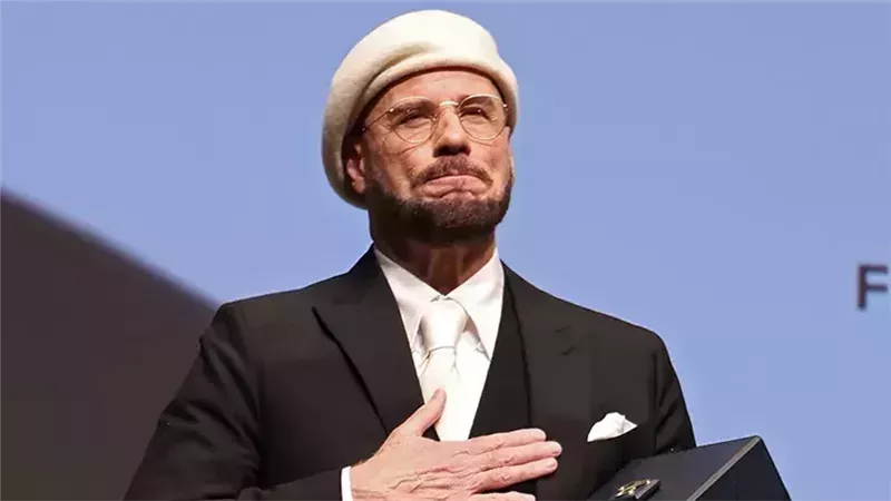 جون ترافولتا في مهرجان كان 2026 