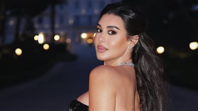 ياسمين صبري تتألق بإطلالة سوداء راقية في مهرجان كان السينمائي
