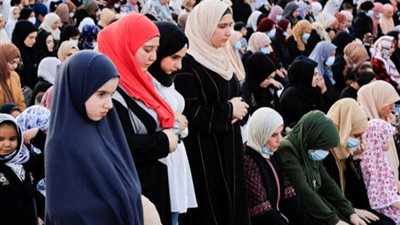 بشرى للعزباء والمتزوجة..  تفسير حلم صلاة العيد فى المنام 