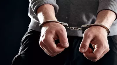 النيابة تأمر بتفريغ كاميرات المراقبة في واقعة اتهام مدرس بالتحرش اللفظي بمذيعة داخل مول بأكتوبر
