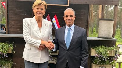 وزير الخارجية يبحث مع نظيرته اللاتفية تعزيز التعاون الاقتصادي والتنسيق الإقليمي