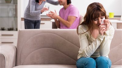 كيف تتعامل الزوجة مع تدخل الحماة في الحياة الزوجية؟.. أمينة الفتوى تُجيب