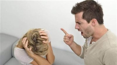 هل يجوز للزوج منع زوجته من زيارة أهلها؟.. أمين الفتوى يُجيب