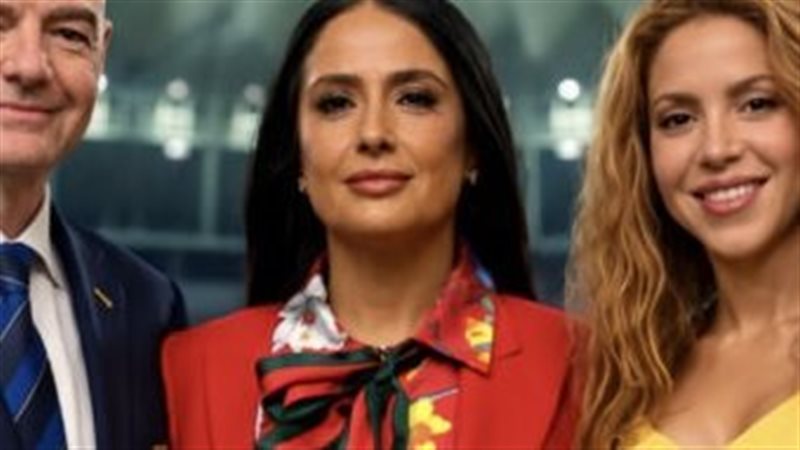شاكيرا مع إنفانتينو وسلمى حايك في كأس العالم 