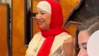 سر حجاب انتصار في العرض الأول لفيلم صقر وكناريا 