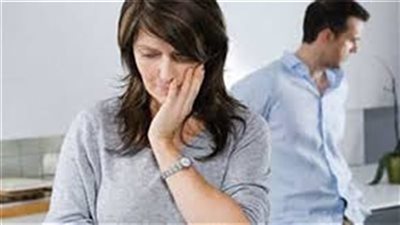 أخي يميز ابنته ويعامل ابنتي بقسوة.. ماذا أفعل؟