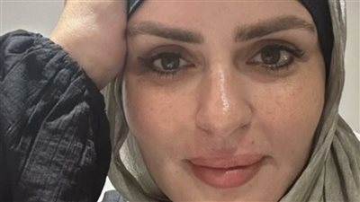 مها الصغير تعود إلى الواجهة بظهور لافت بالحجاب في عيد ميلادها